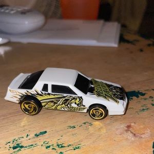 Yellow jackets hot wheels